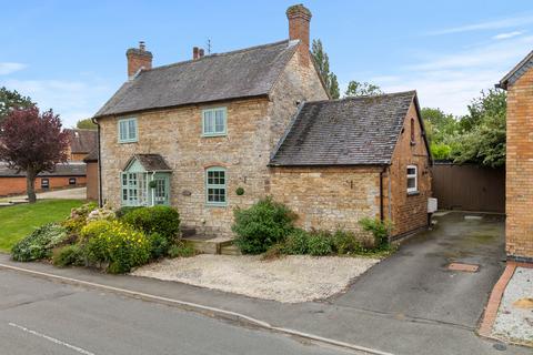 4 bedroom detached house for sale, Marton Road, Birdingbury, CV23