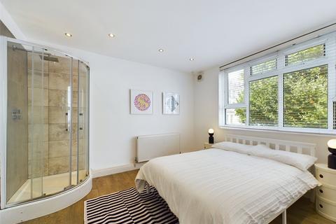 3 bedroom apartment for sale, Trebovir Road, London, SW5