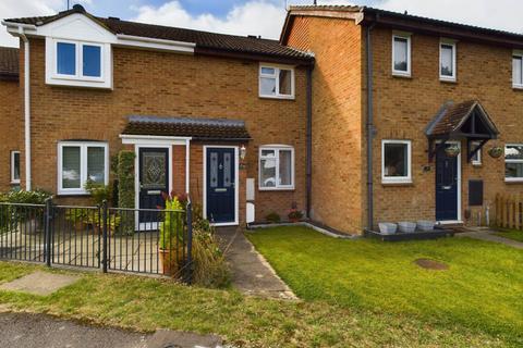 2 bedroom terraced house for sale, Meadow Way, Aylesbury HP20