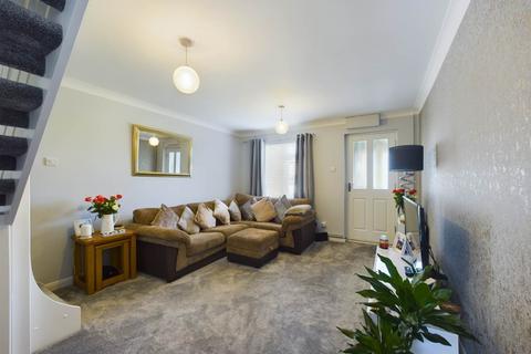 2 bedroom terraced house for sale, Meadow Way, Aylesbury HP20