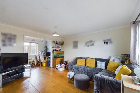 9 Ashbourne End, Aylesbury, HP21 8BE