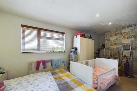 9 Ashbourne End, Aylesbury, HP21 8BE
