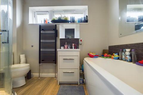9 Ashbourne End, Aylesbury, HP21 8BE