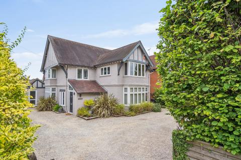 4 bedroom detached house for sale, Beaconsfield Road, Farnham Common SL2