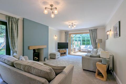 5 bedroom detached house for sale, Beales Lane, Milton Keynes MK7