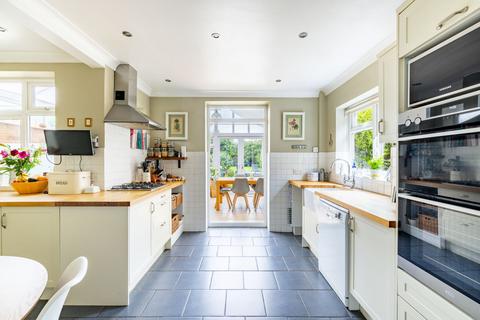 539 Limpsfield Road, Warlingham, CR6 9DX