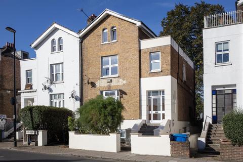 1 bedroom flat for sale, Lausanne Road, Nunhead, SE15