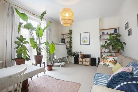 1 bedroom flat for sale, Lausanne Road, Nunhead, SE15