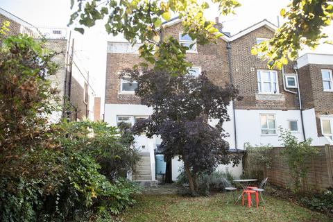 1 bedroom flat for sale, Lausanne Road, Nunhead, SE15