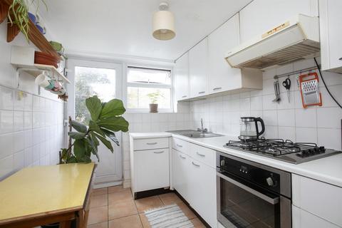 1 bedroom flat for sale, Lausanne Road, Nunhead, SE15