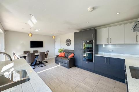 3 Dunningham Drive, Raydon, Ipswich, IP7 5FN