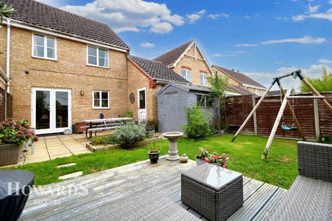 3 bedroom semi-detached house for sale, Suttons Road, Beccles