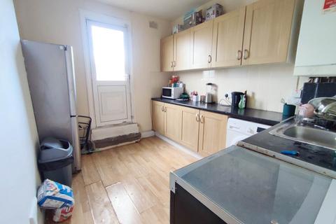 1 bedroom flat for sale, Fifth Avenue, Manor Park, E12 6DA