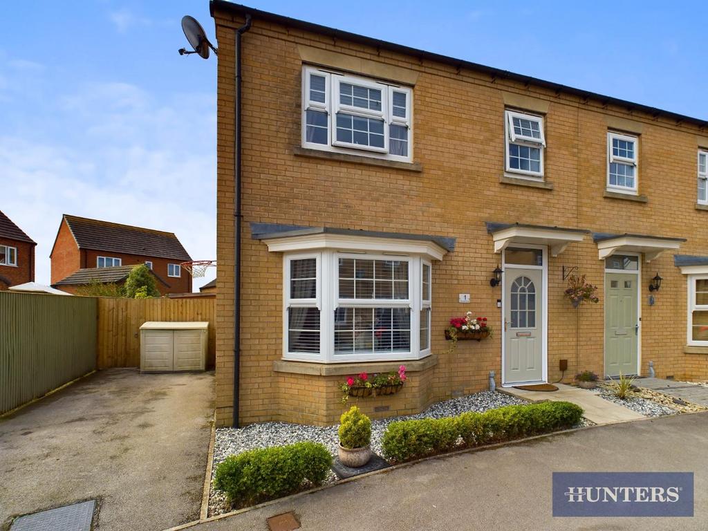 Windmill Drive, Filey, YO14 0FD 4 bed semidetached house to rent £