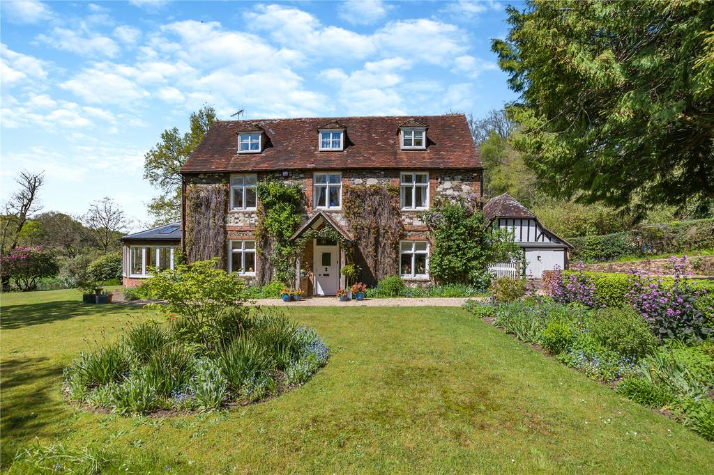 Camp Hill, Farnham, Surrey, GU10 5 bed detached house for sale - £2,150,000