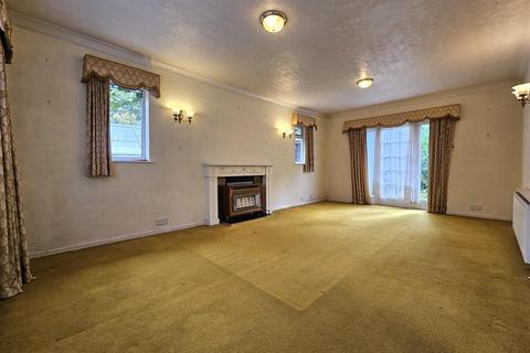 2 bedroom detached bungalow for sale, Cambridge Avenue, Solihull