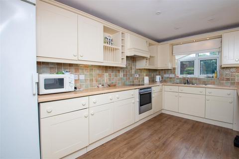 3 bedroom property to rent, Ibstone Avenue, Bradwell Common, Milton Keynes