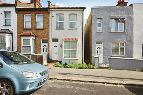 2 bedroom end of terrace house for sale, Brighton Avenue, Southend-on-sea, SS1