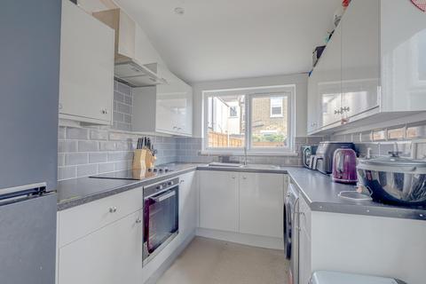 2 bedroom end of terrace house for sale, Brighton Avenue, Southend-on-sea, SS1