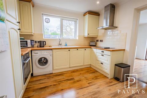 146 Frinton Road, Kirby Cross, Frinton-on-sea, CO13 0PN