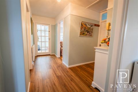 146 Frinton Road, Kirby Cross, Frinton-on-sea, CO13 0PN
