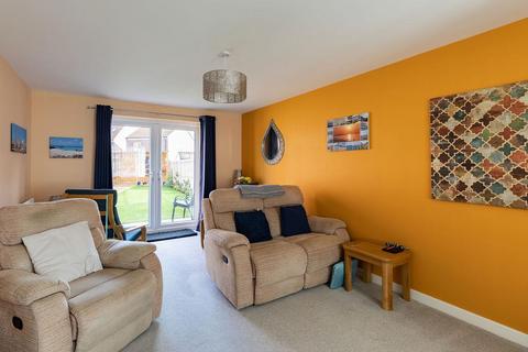 8 Carr Field Close, Pickering, YO18 8EZ