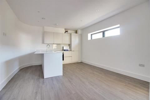 3 bedroom flat to rent, Hugill House, Waltham Cross