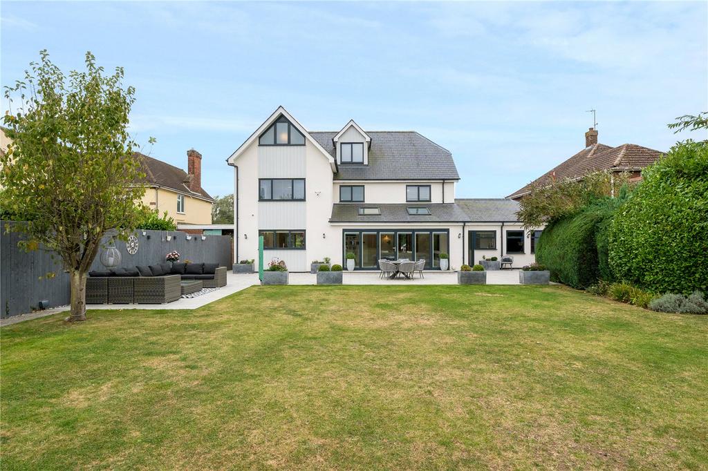Melford Road, Sudbury, Suffolk, CO10 5 bed detached house for sale £