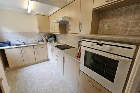 1 bedroom retirement property for sale, Windsor Way, Aldershot