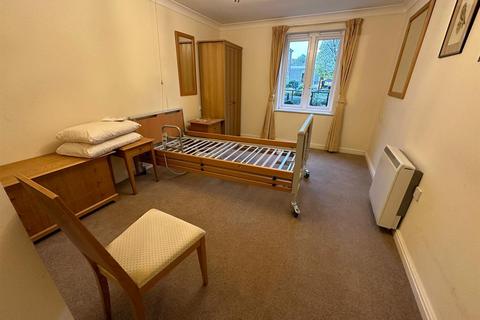1 bedroom retirement property for sale, Windsor Way, Aldershot