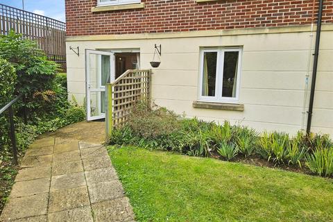 undefined, Windsor Way, Aldershot