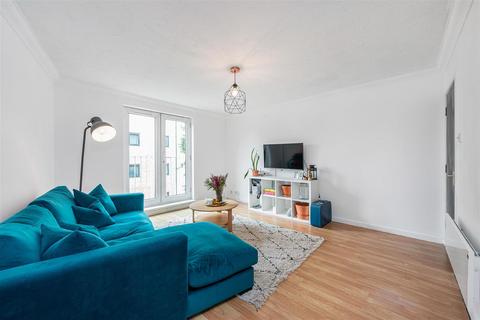 1 bedroom apartment to rent, Globe Road, London, E2