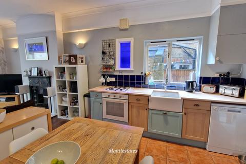 2 bedroom flat for sale, Goodwyns Vale, Muswell Hill London N10