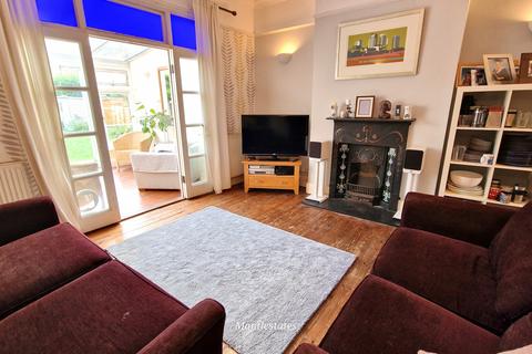 2 bedroom flat for sale, Goodwyns Vale, Muswell Hill London N10