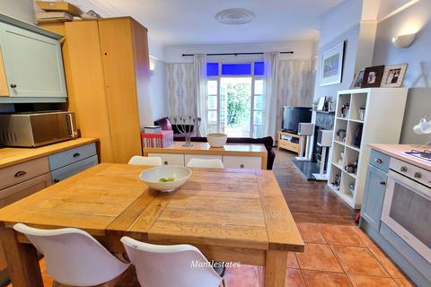 2 bedroom flat for sale, Goodwyns Vale, Muswell Hill London N10