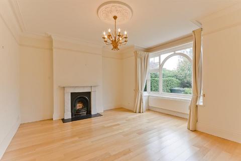 4 bedroom semi-detached house to rent, Gerard Road, Barnes