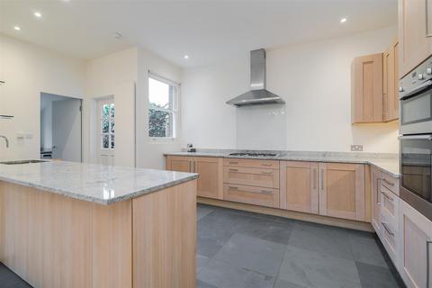 4 bedroom semi-detached house to rent, Gerard Road, Barnes