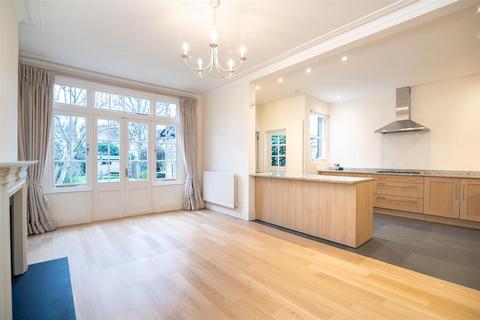 4 bedroom semi-detached house to rent, Gerard Road, Barnes