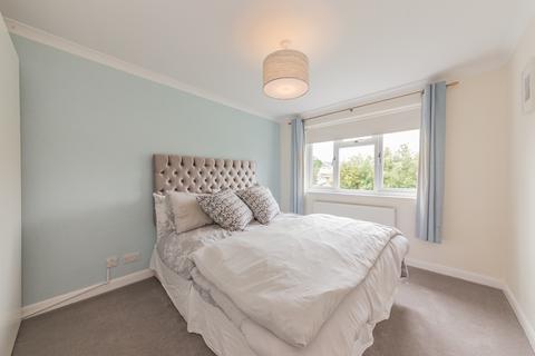 34 Bingley Grove, Woodley, Reading, RG5 4TT