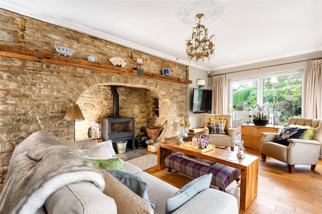 Clifton Road, Newton Blossomville... 4 bed detached house for sale £