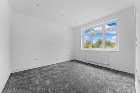 2 Braemar Road, Worcester Park, KT4 8SW