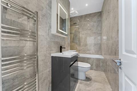 2 Braemar Road, Worcester Park, KT4 8SW