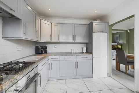 92 Charles Drive, Cuxton, Rochester, ME2 1DT