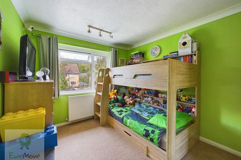 92 Charles Drive, Cuxton, Rochester, ME2 1DT