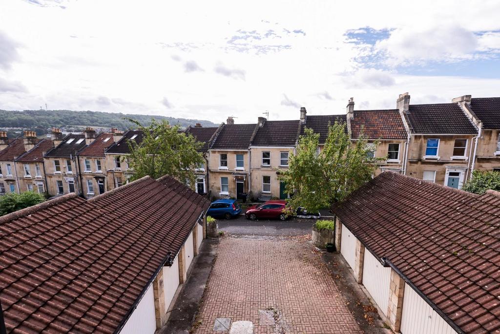 Ground Floor Flat, 45 Chilton Road, Bath, BA1 6 DR-
