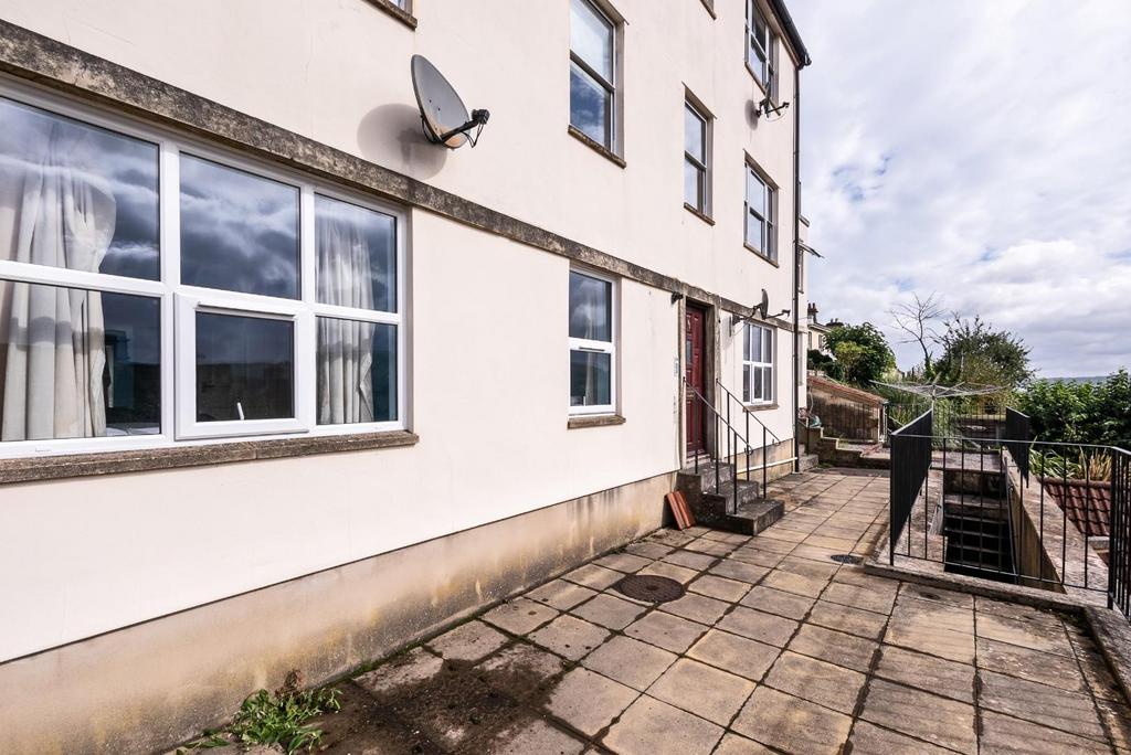 Ground Floor Flat, 45 Chilton Road, Bath, BA1 6 DR-