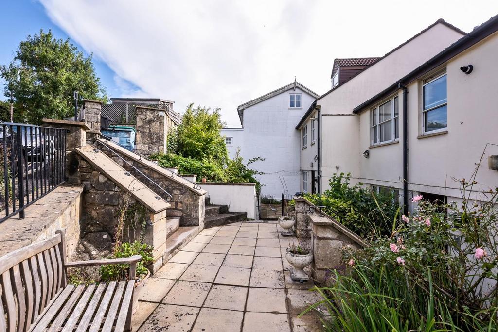 Ground Floor Flat, 45 Chilton Road, Bath, BA1 6 DR-