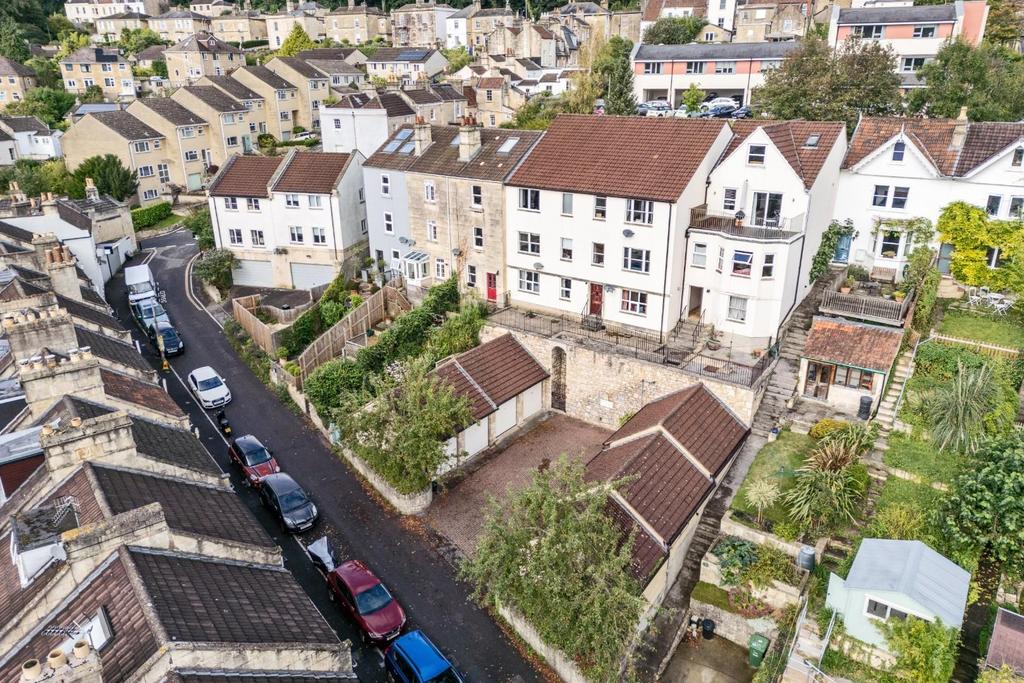 Ground Floor Flat, 45 Chilton Road, Bath, BA1 6 DR