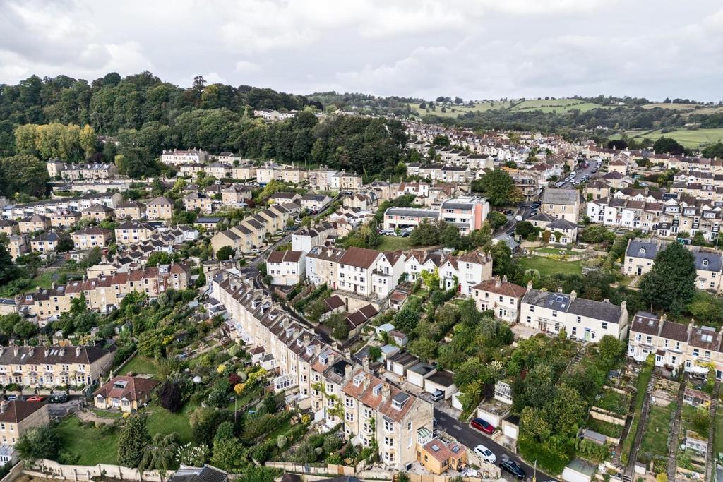 Ground Floor Flat, 45 Chilton Road, Bath, BA1 6 DR