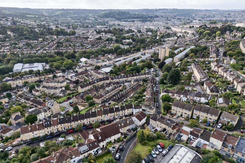 Ground Floor Flat, 45 Chilton Road, Bath, BA1 6 DR